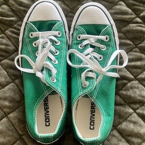 Converse all star canvas shoes